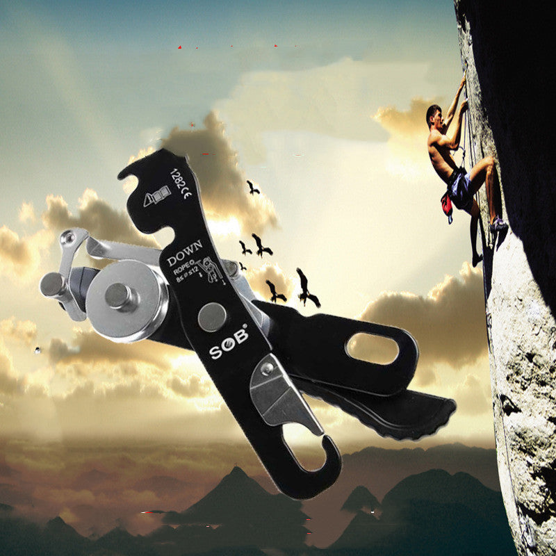 Self-locking Manual Control Eight Rings Outdoor Rock Climbing Slow-down Rescue Equipment