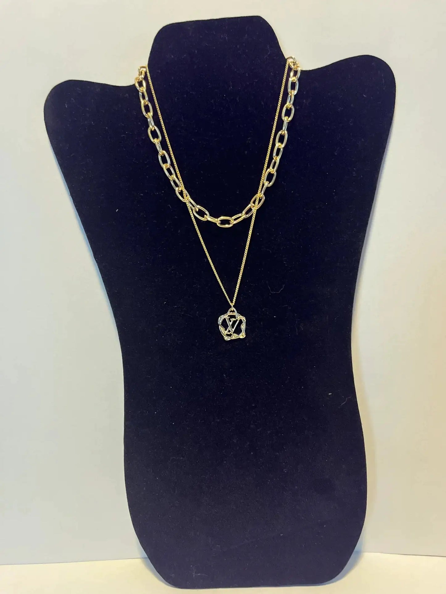 Pendant Gold Lux LV Necklace